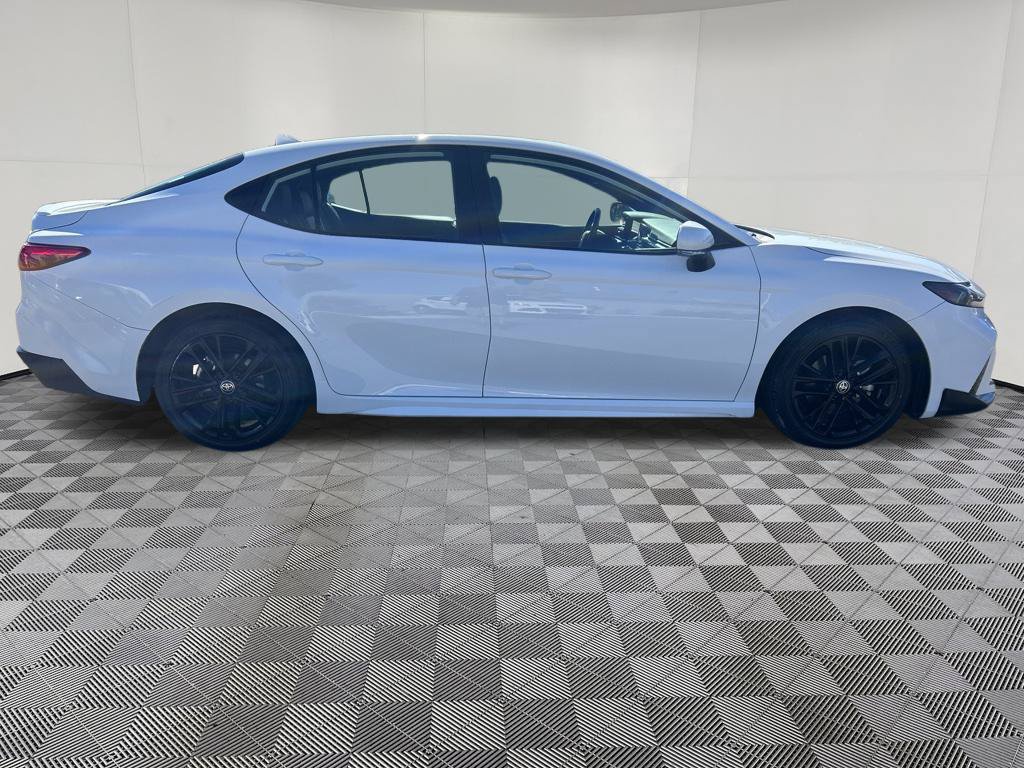Used 2025 Toyota Camry SE FWD image 10