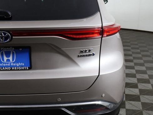 Used 2022 Toyota Venza XLE AWD/4WD image 15