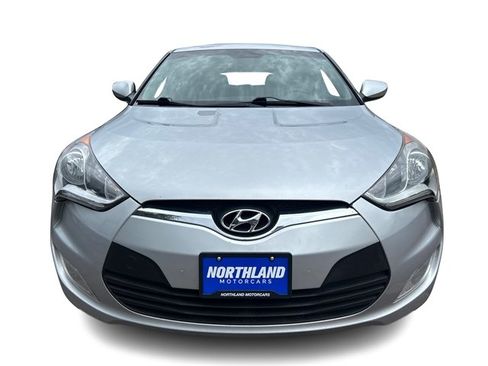 Used 2017 Hyundai Veloster FWD image 13