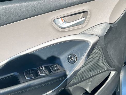 Used 2017 Hyundai Santa Fe Sport image 11