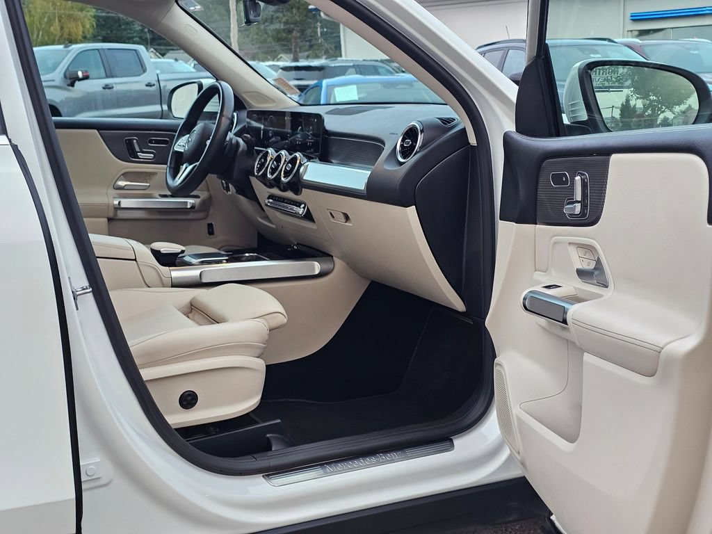 Used 2021 Mercedes-Benz GLB 250 4MATIC image 13