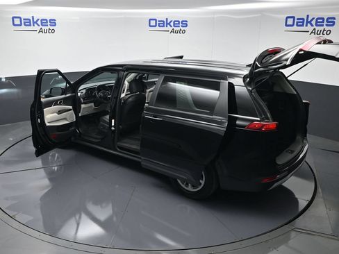 Certified 2024 Kia Carnival LX FWD image 56