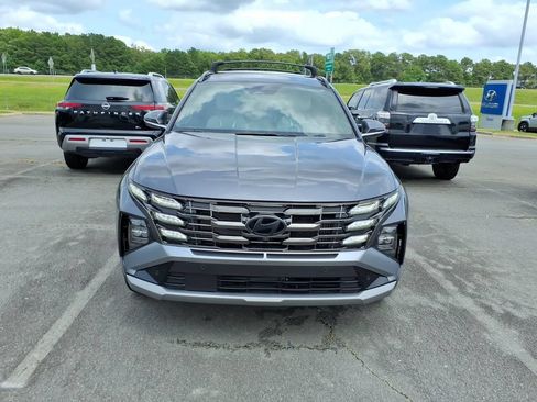 Used 2025 Hyundai Tucson Limited AWD/4WD image 2