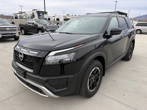 Used 2025 Nissan Pathfinder Rock Creek image 7