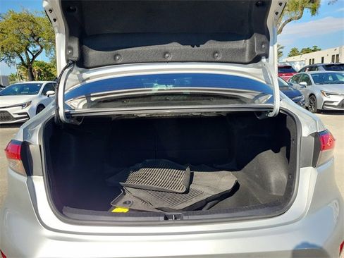 Used 2023 Toyota Corolla SE image 5