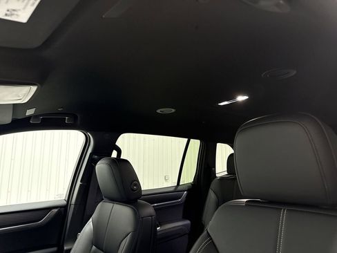 New 2026 GMC Acadia Elevation image 19