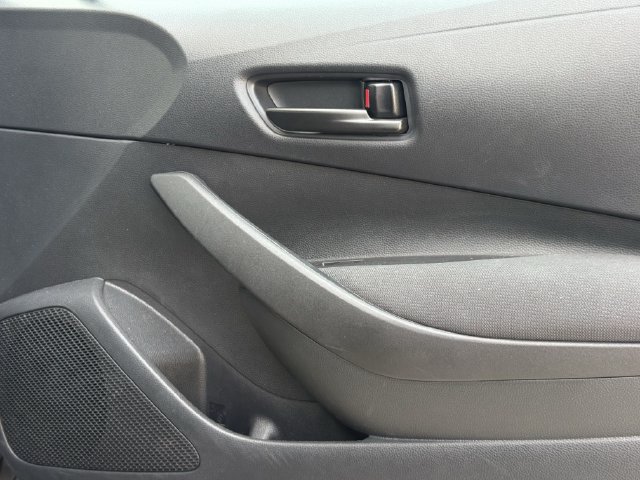 Used 2025 Toyota Corolla LE FWD image 27