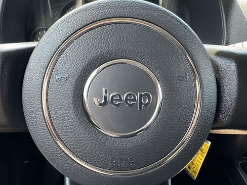 Used 2017 Jeep Patriot Latitude AWD/4WD image 48