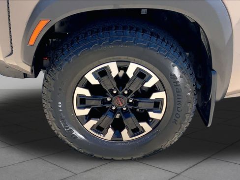 Used 2024 Nissan Frontier PRO-4X w/ Pro Convenience Package AWD/4WD image 11