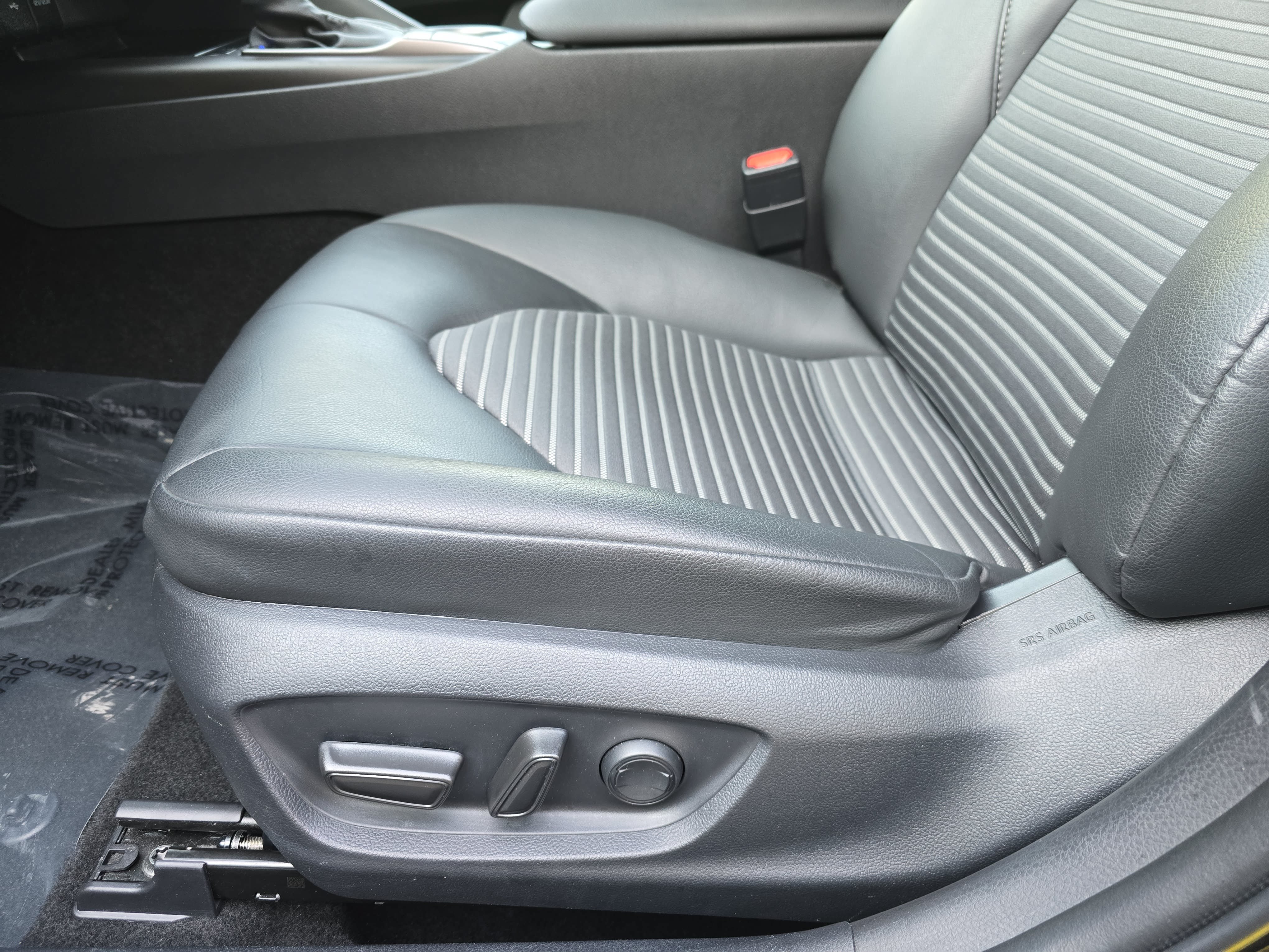 Used 2024 Toyota Camry SE w/ Convenience Package FWD image 27