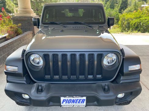 Used 2021 Jeep Wrangler Sport AWD/4WD image 5