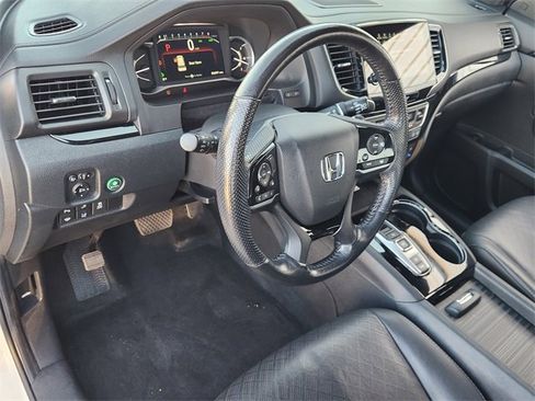 Used 2023 Honda Passport Elite image 2