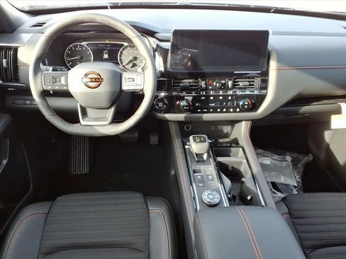 New 2026 Nissan Pathfinder SV image 9