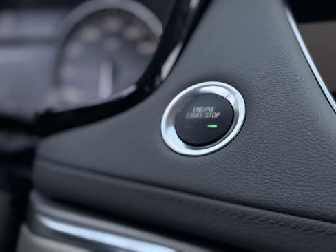 Used 2020 Cadillac XT5 Premium Luxury image 18