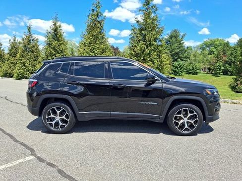 Used 2024 Jeep Compass Limited AWD/4WD image 9