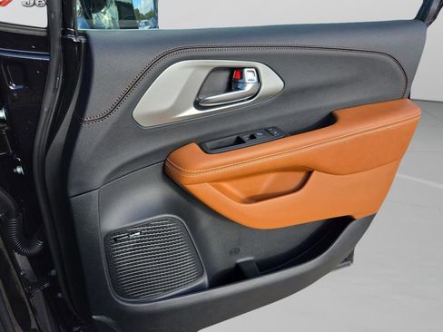 New 2026 Chrysler Pacifica Pinnacle w/ Trailer Tow Group image 34