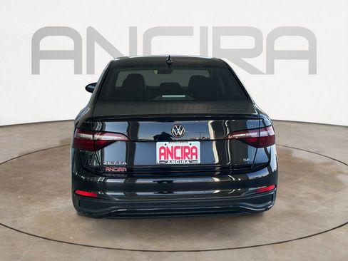 Used 2023 Volkswagen Jetta SE w/ Panoramic Sunroof Package FWD image 9