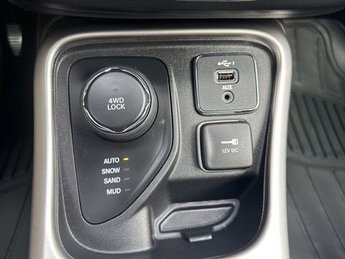 Used 2021 Jeep Compass 80th Special Edition image 29