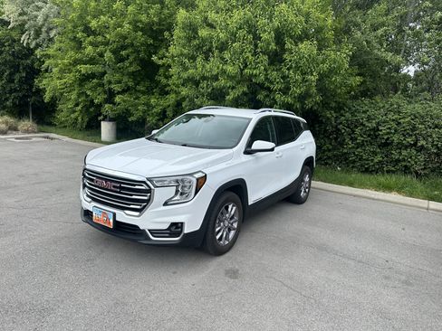 Used 2023 GMC Terrain SLT AWD/4WD image 4
