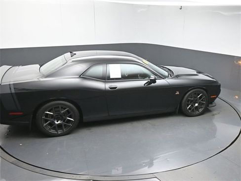 Used 2016 Dodge Challenger R/T Scat Pack image 43