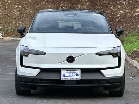 New 2026 Volvo EX30 Plus AWD/4WD image 6
