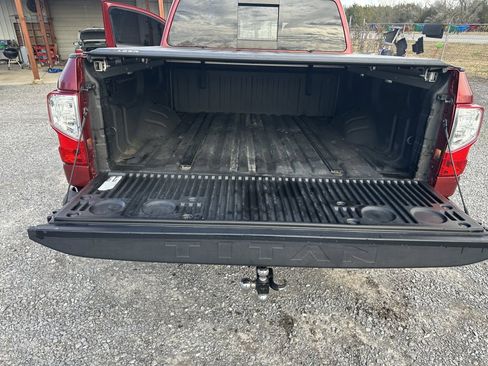 Used 2017 Nissan Titan PRO-4X w/ Pro-4x Convenience Package image 21