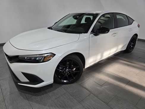 Used 2023 Honda Civic Sport image 1