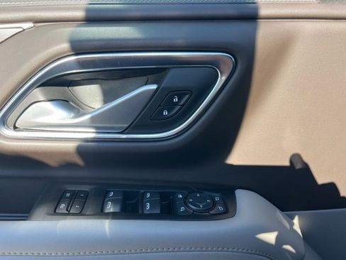 Used 2022 Chevrolet Suburban Z71 w/ Z71 Off-Road Package image 14