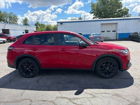 Used 2023 Honda HR-V Sport image 1