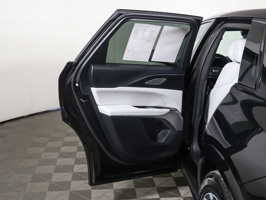 Used 2024 Cadillac Lyriq Sport RWD image 27