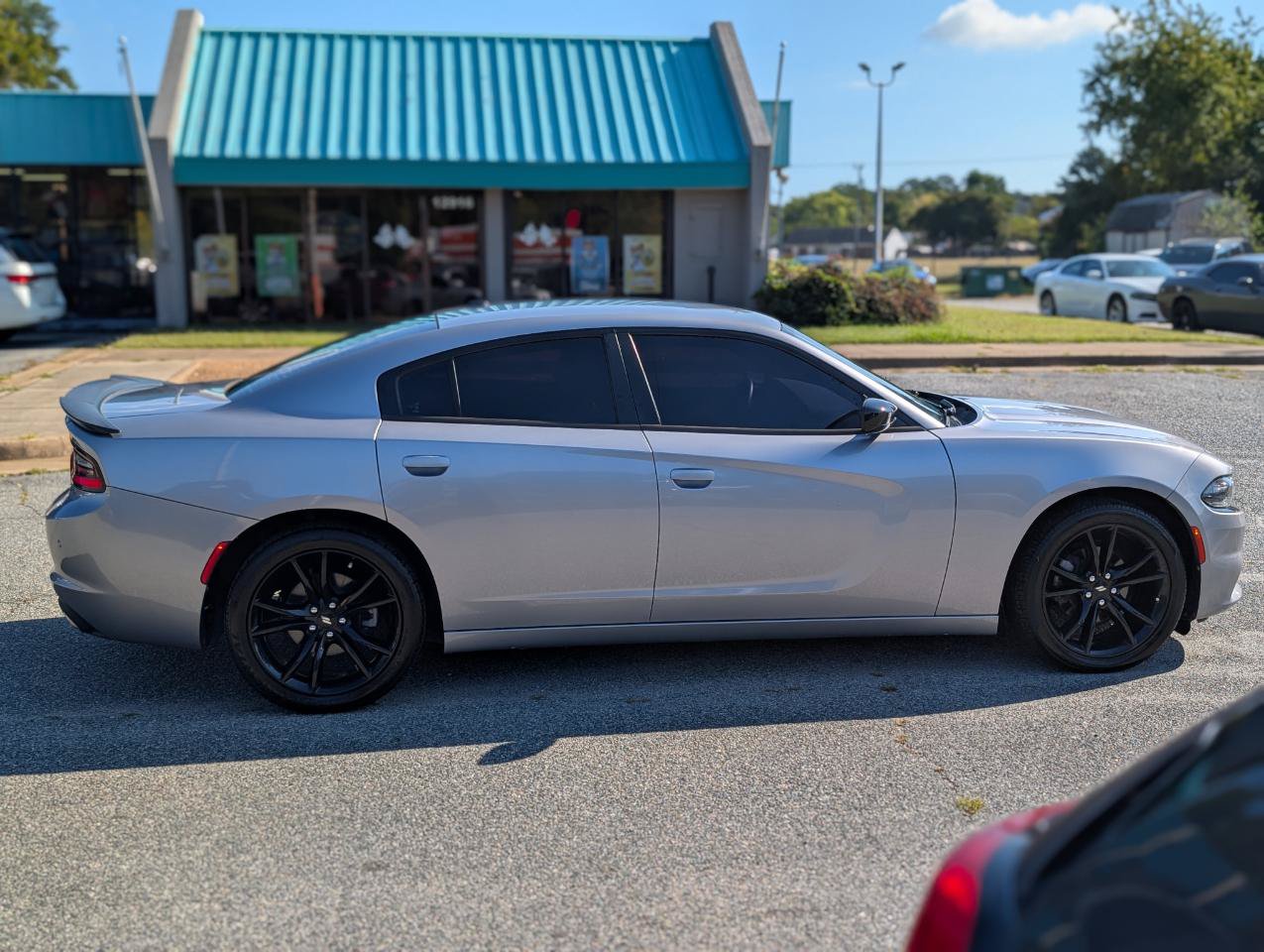 Used 2015 Dodge Charger SXT w/ Plus Group RWD image 9