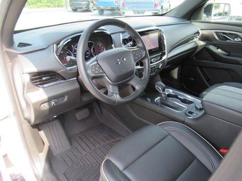 Used 2023 Chevrolet Traverse Premier w/ Redline Edition FWD image 16