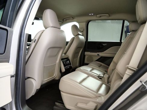 Certified 2021 Lincoln Aviator AWD w/ Elements Package image 13