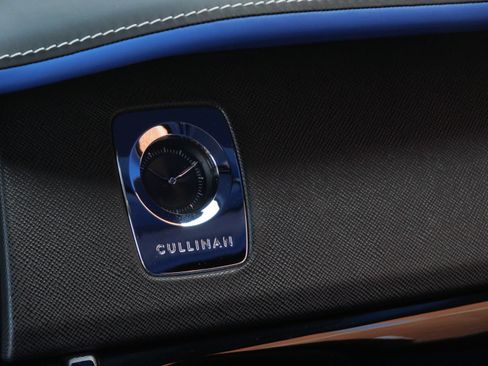 Used 2023 Rolls-Royce Cullinan w/ Cullinan Package AWD/4WD image 14