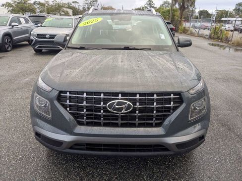 Used 2025 Hyundai Venue SEL image 9
