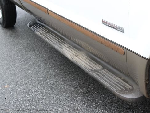 Used 2004 Ford F350 Lariat image 10