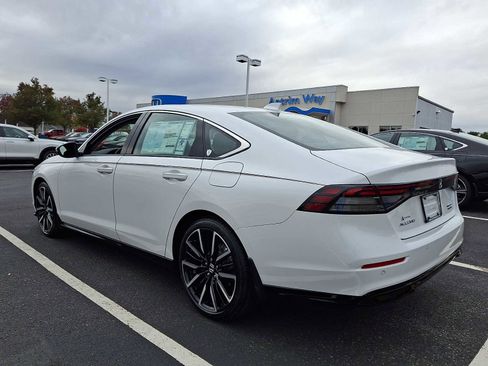 New 2025 Honda Accord Touring image 3