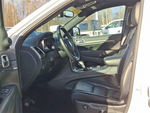Used 2022 Jeep Grand Cherokee Limited image 14