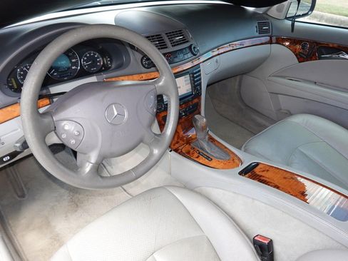Used 2006 Mercedes-Benz E 350 Sedan image 17
