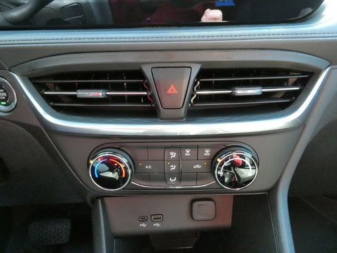 Certified 2024 Buick Encore GX Preferred image 30