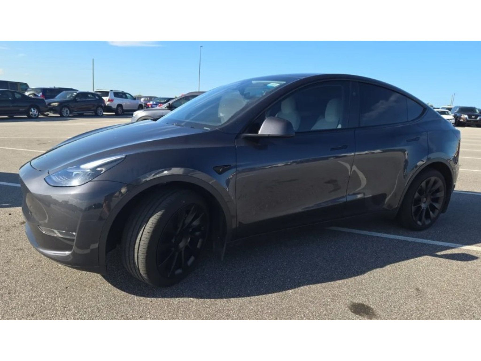 Used 2024 Tesla Model Y Long Range AWD/4WD image 1