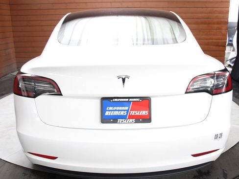 Used 2023 Tesla Model 3 Standard Range image 2
