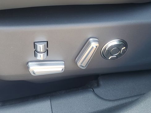 New 2026 Lincoln Nautilus Reserve image 10