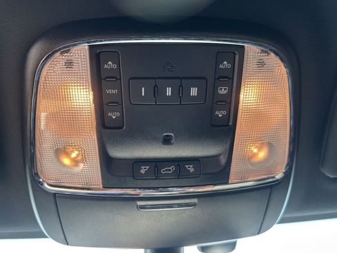 Used 2020 Jeep Grand Cherokee Trailhawk w/ Trailhawk Luxury Group image 18