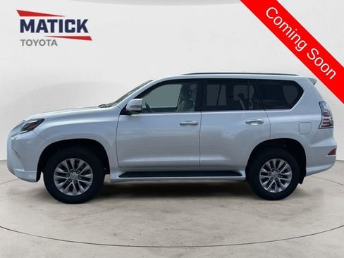 Used 2016 Lexus IS 300 AWD w/ Premium Package image 4