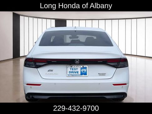 Used 2023 Honda Accord Touring image 7