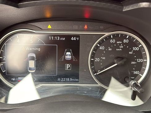 Used 2023 Nissan Versa SV image 23