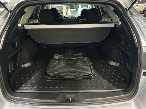 Used 2023 Subaru Outback Premium image 34