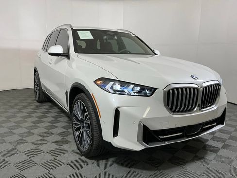 Certified 2024 BMW X5 xDrive40i w/ Premium Package AWD/4WD image 4