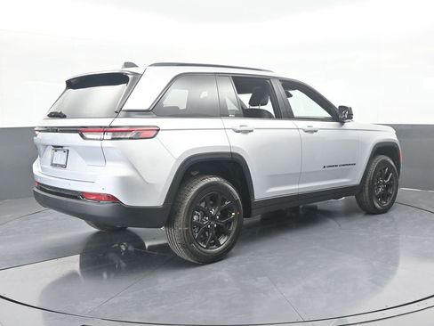New 2025 Jeep Grand Cherokee Altitude RWD image 6